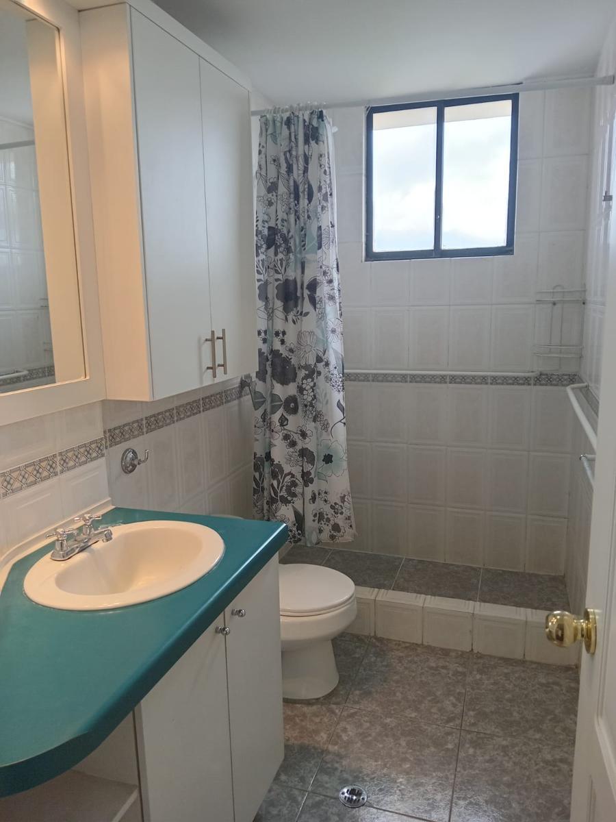 Fcm Venta Departamento 3 Dorm. Dentro Urb El Condado. Provincia de Pichincha — imagen 7