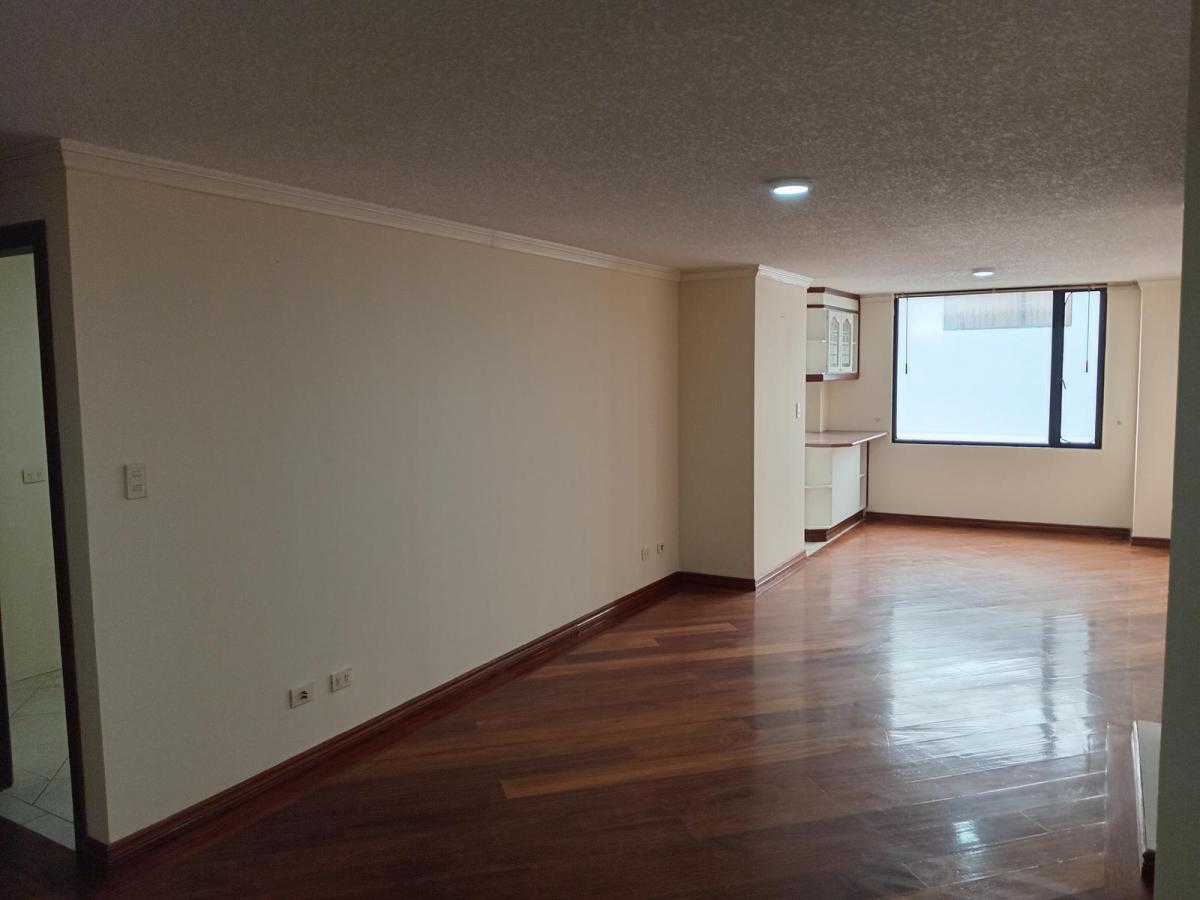 Venta Departamento Urb. Mastodontes. Norte Quito — imagen 7