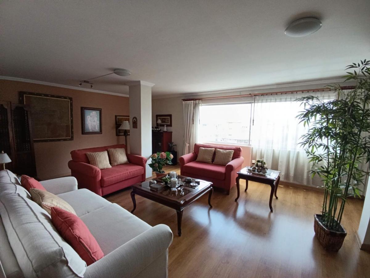 Venta Departamento Amplio en Union Nacional 2 Parqueaderos y Vista — imagen 7