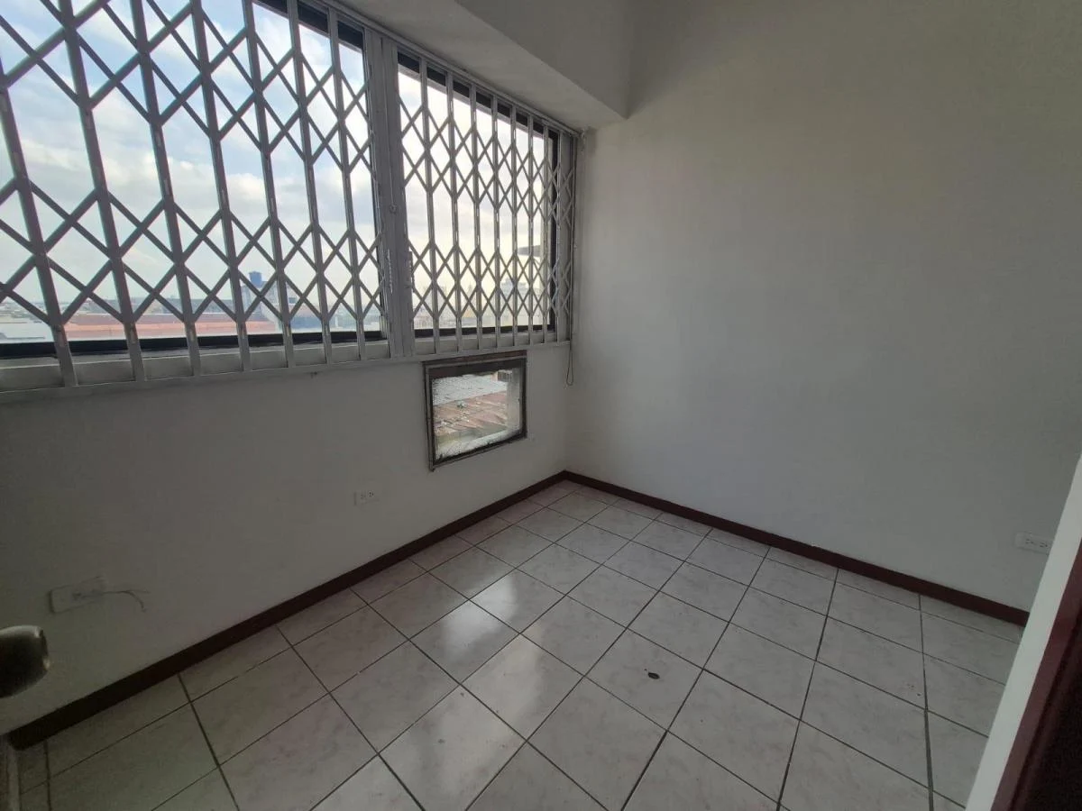 Venta de Suite Piso 6 Edificio El Forum, Centro Wyr, Guayas — imagen 6