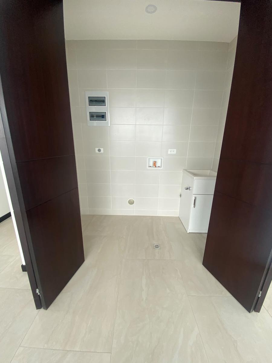 Departamento de 3 Dorm. en Venta – Edificio Residencial — imagen 9