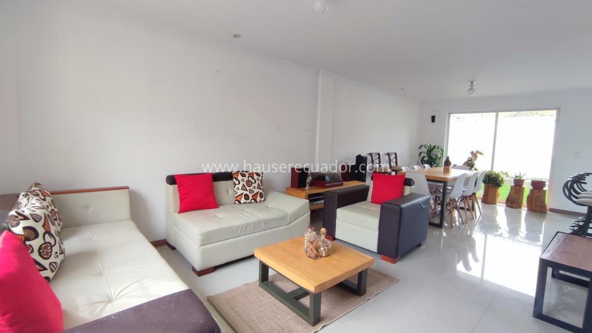 Parque, Jardín y Una Casa No Adosada en Venta. Una Combinación Difícil de Encontrar en La Armenia. Provincia de Pichincha — imagen 8