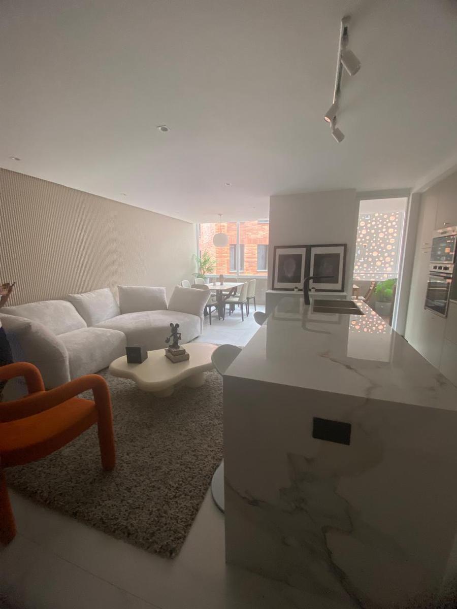 Ira Venta Suite con Balcon en González Suárez — imagen 6