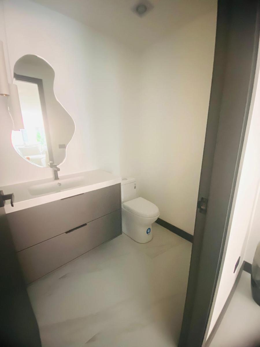Ira Venta Suite con Balcon en González Suárez — imagen 5