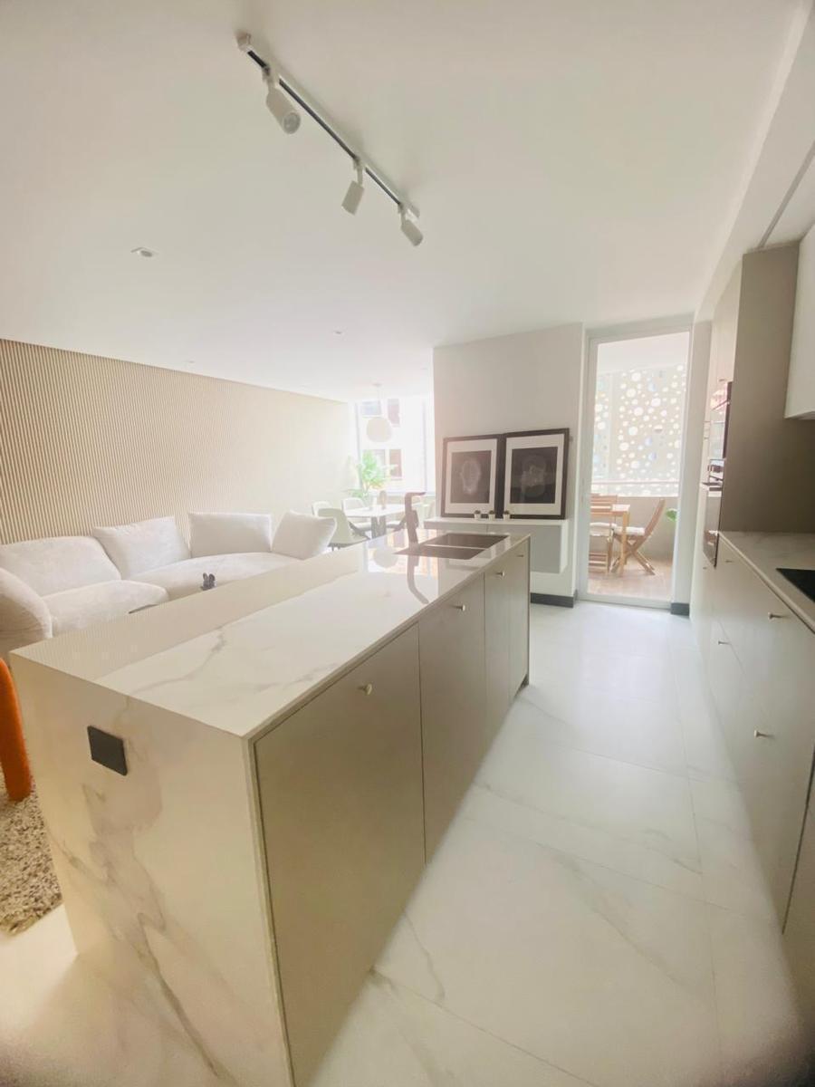 Ira Venta Suite con Balcon en González Suárez — imagen 3