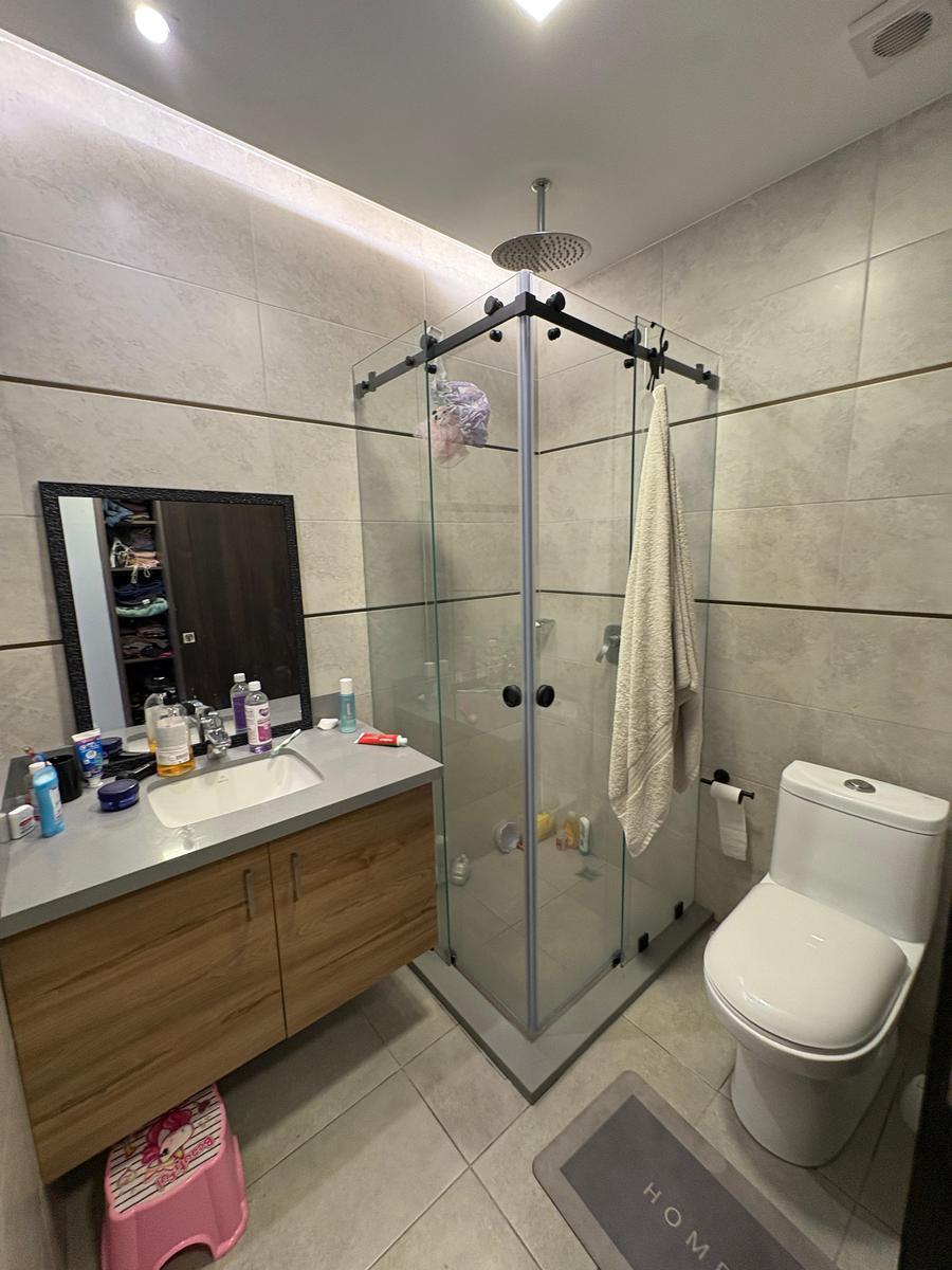 Ira Venta Suite con Patio Sector González Suárez. Provincia de Pichincha — imagen 9