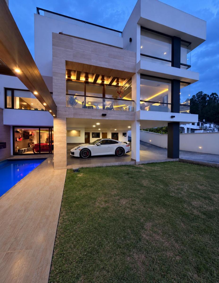 Casa de Lujo, Cuatro Niveles, Piscina, Sale de Juegos, Totalmente Domotizada, con Vista a La Ciudad — imagen 10