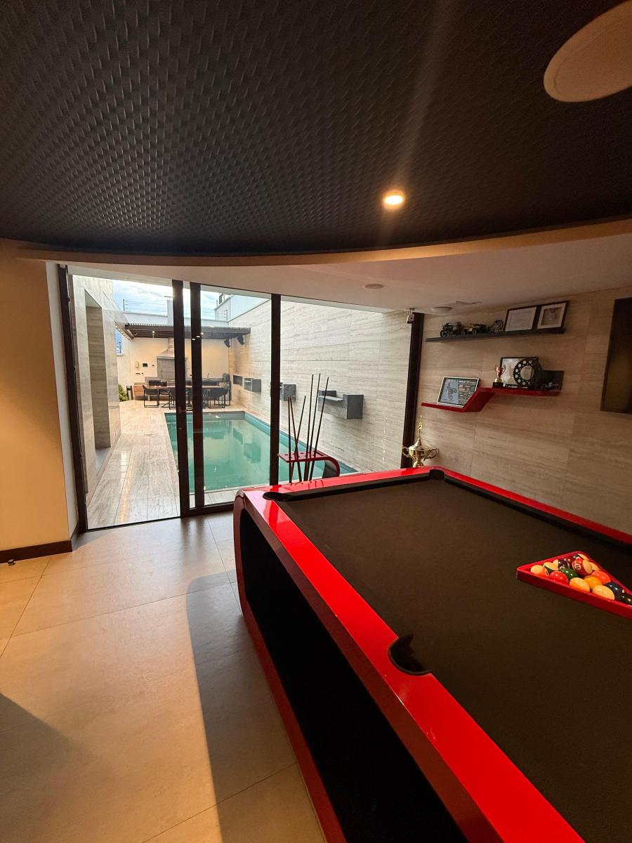 Casa de Lujo, Cuatro Niveles, Piscina, Sale de Juegos, Totalmente Domotizada, con Vista a La Ciudad — imagen 6
