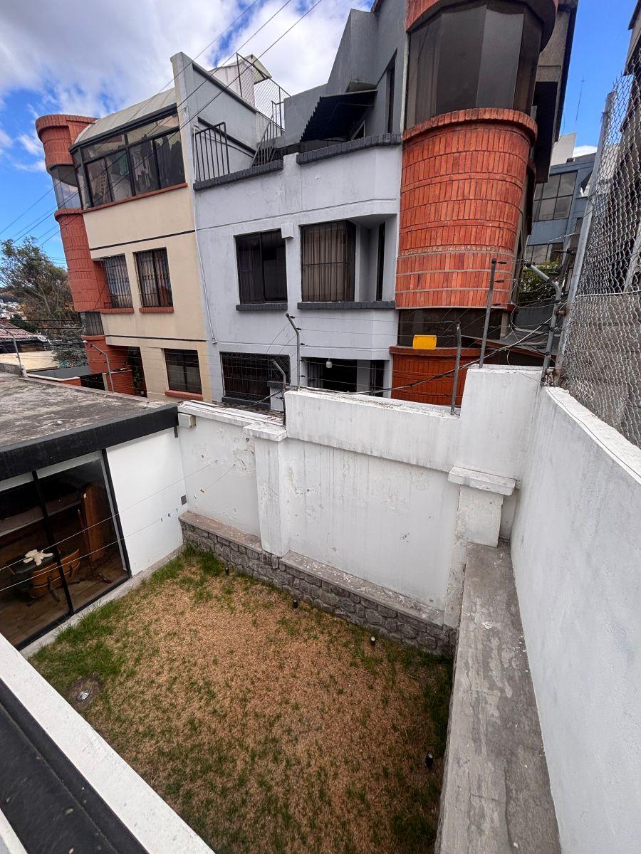 Vendo Exelente Casa Totalmente Remodelada 4 Dorm. Exelente Para Clínicas, Vivienda $420 Mil — imagen 3