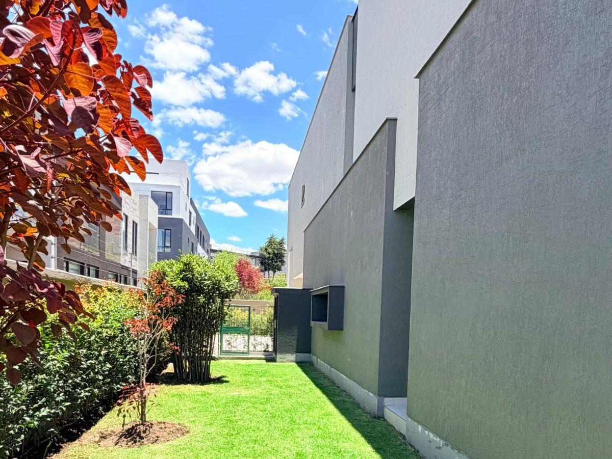 Casa de Lujo en Venta, Cumbayá — imagen 3