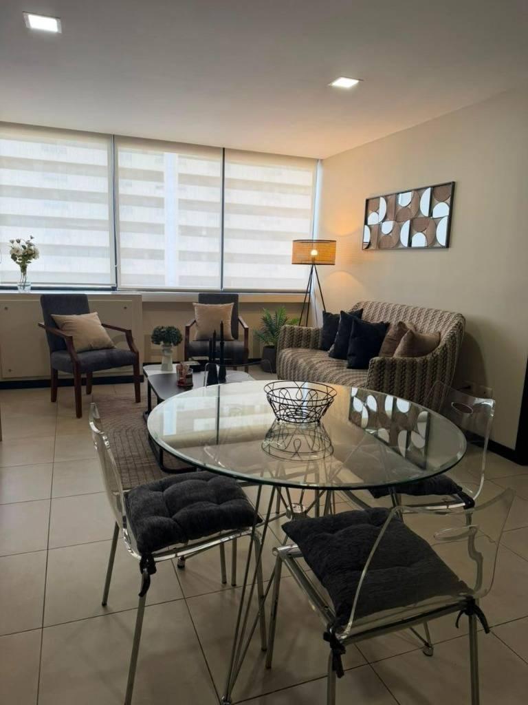 Venta Departamento en Torre Bellini, 2 Hab + Garaje y Vista Panorámica D. Lac, Guayas — imagen 8