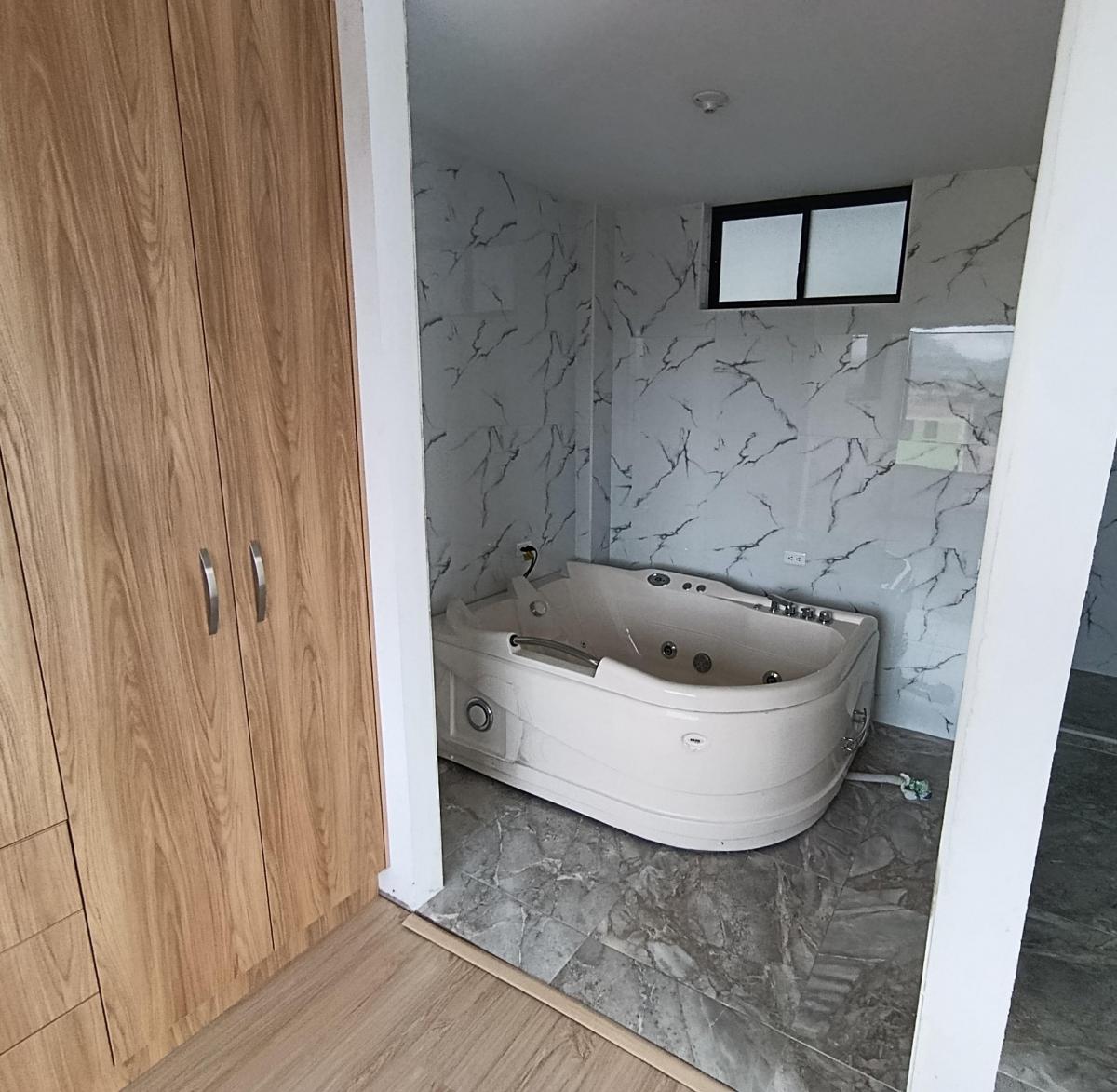 Casa en Venta. 4 Habitaciones. 3 Pisos con Suite - Jacuzzi. por Estrenar — imagen 7