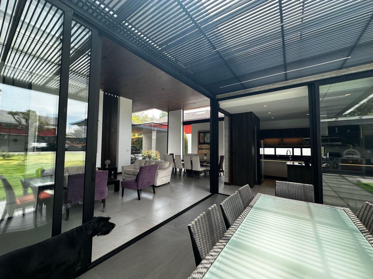Se Vende Casa Moderna Dentro de Urbanización — imagen 8