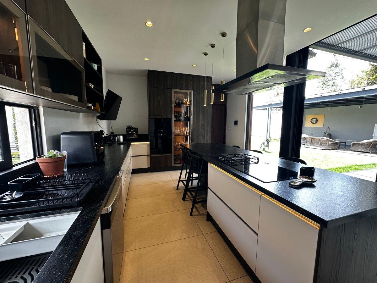 Se Vende Casa Moderna Dentro de Urbanización — imagen 4
