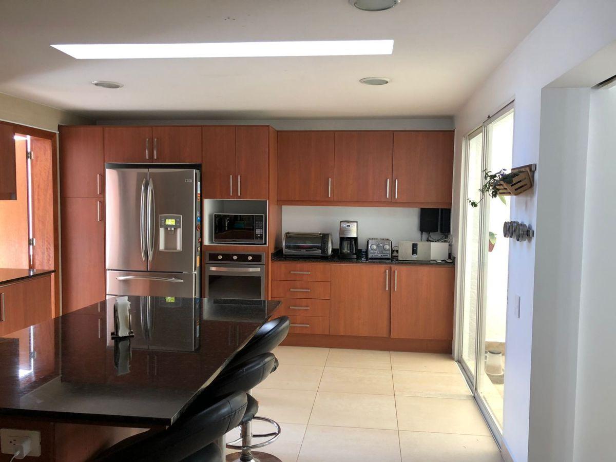 Moderna Casa en Conjunto Privado en San Juan de Cumbayá — imagen 7