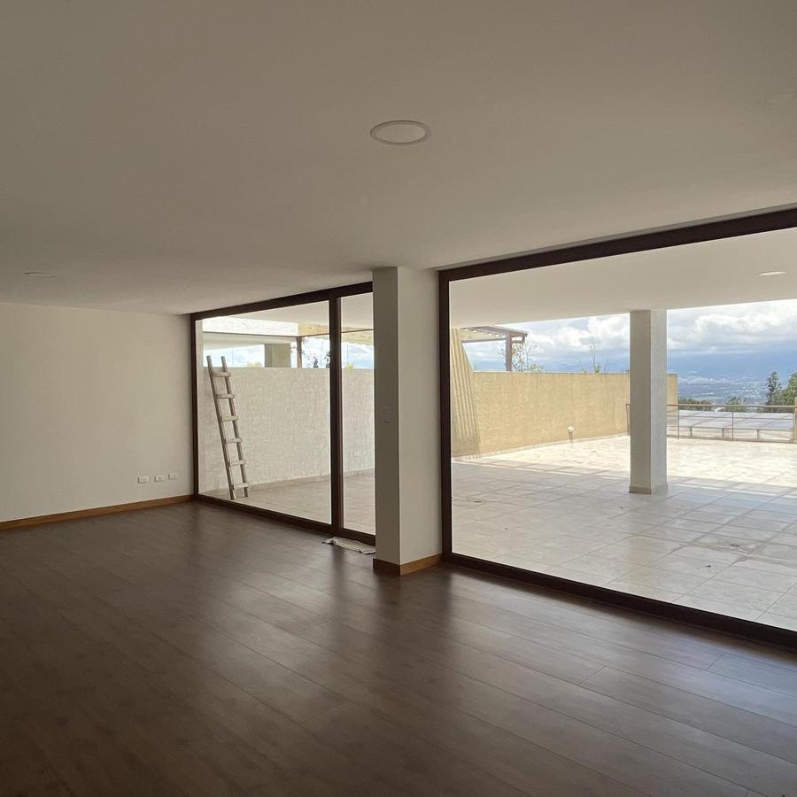 Venta Amplio Departamento de 163 m² de 3 Dorm. en Nayón — imagen 8