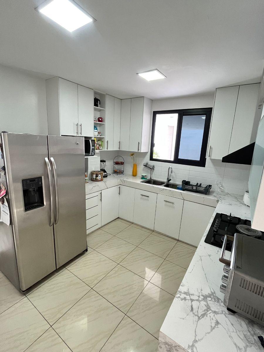 Linda y Flamante Casa en Venta en Urbanización Bosques de La Costa, Guayas — imagen 4