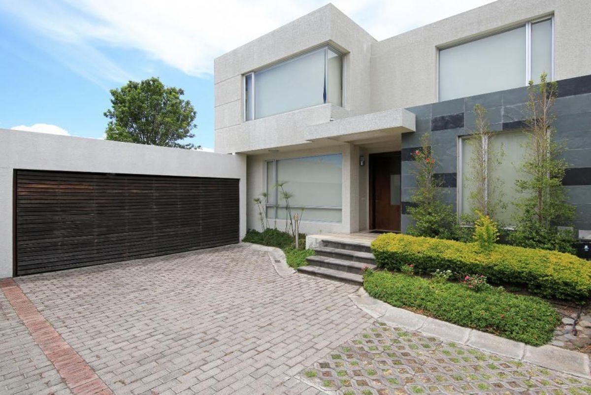 Excelente Casa Venta o Renta Cumbaya — imagen 10