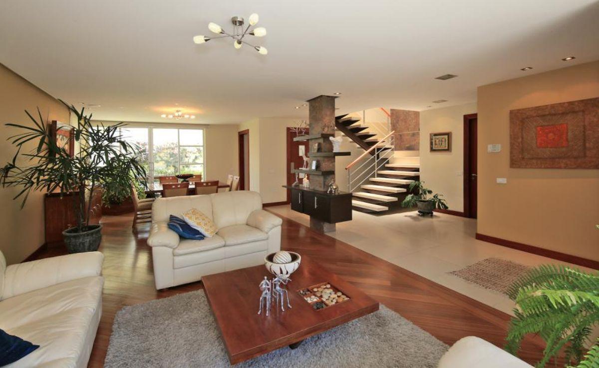Excelente Casa Venta o Renta Cumbaya — imagen 9