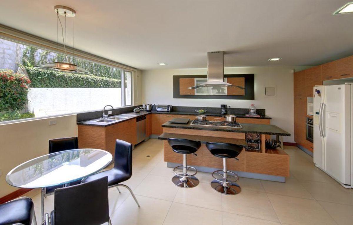 Excelente Casa Venta o Renta Cumbaya — imagen 8