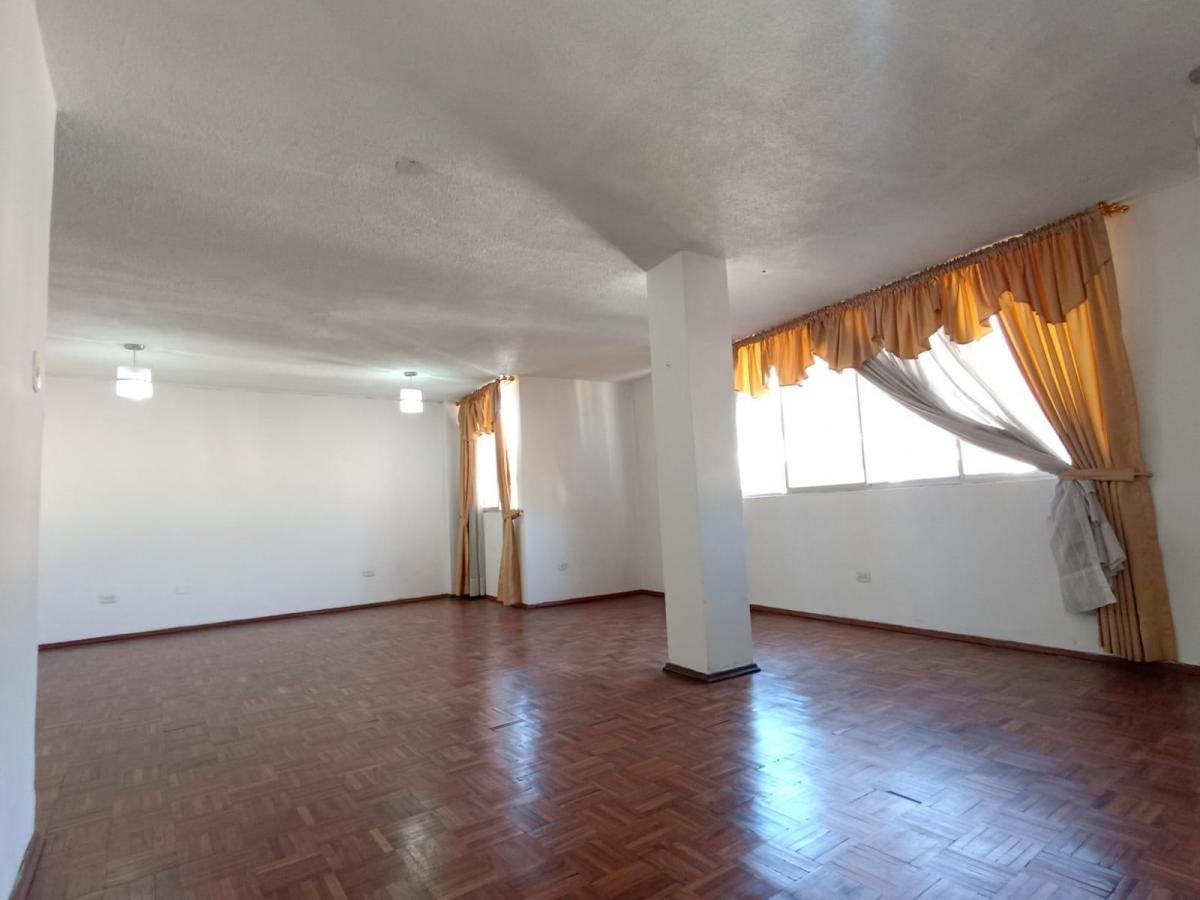 La Prensa - Vendo Amplio Departamento 3 Dorm. 104 m² Tercer Piso 1 Parqueadero y Bodega — imagen 9