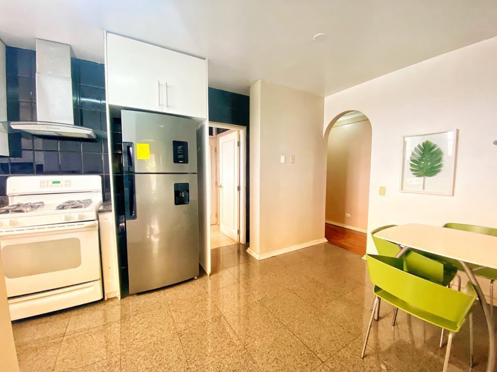 Vendo Muy Amplio Departamento en Urdesa Central, Guayas — imagen 9