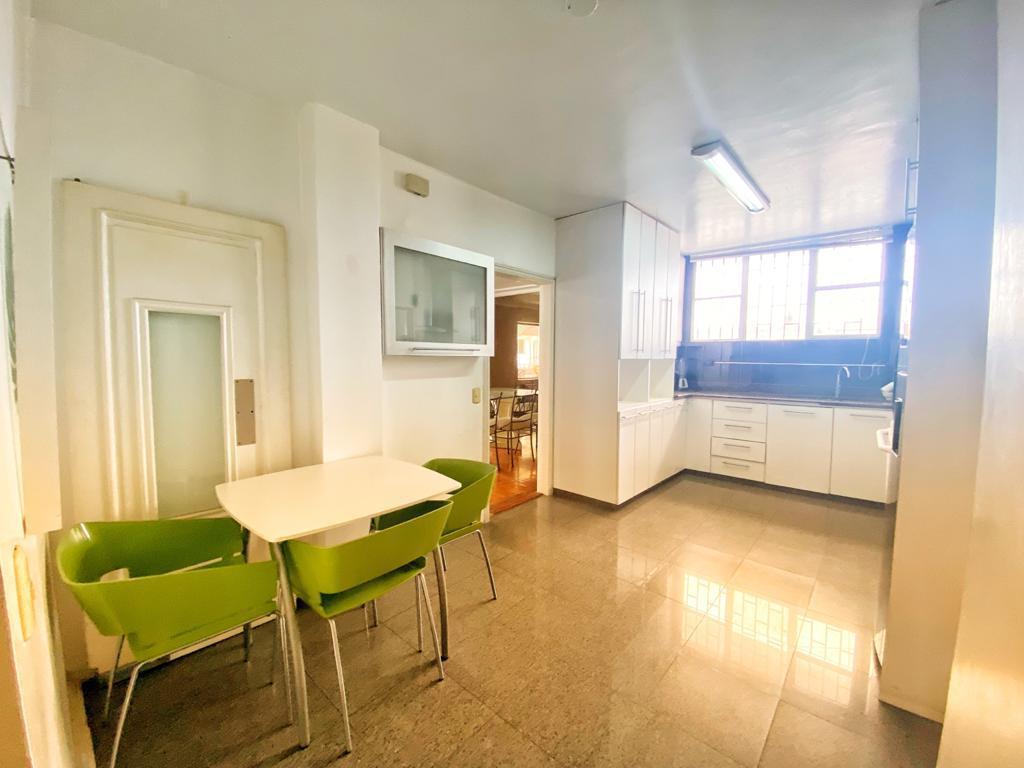 Vendo Muy Amplio Departamento en Urdesa Central, Guayas — imagen 7