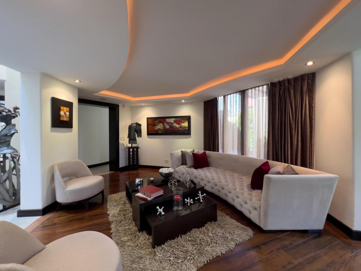 Hermosa Casa de Venta Ubicada Dentro de La Exclusiva Urbanización Rancho San Francisco — imagen 8
