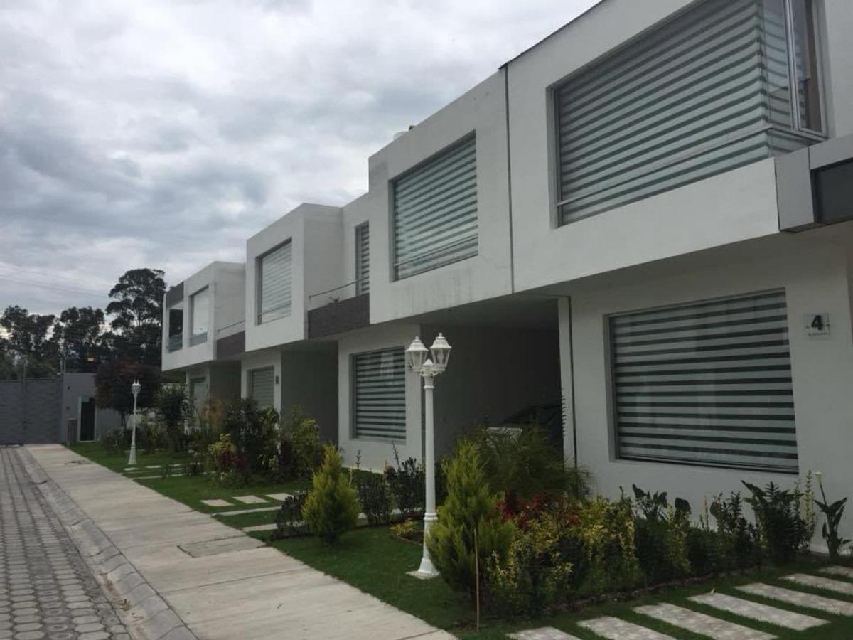 Casa - Tumbaco Sector La Cerámica Amplio Terreno de 491 m, 267 m de Construcción — imagen 3