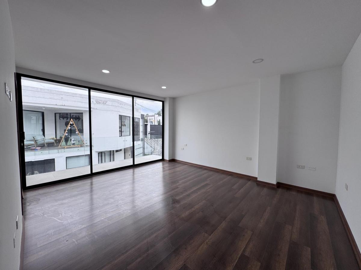 Casa por Estrenar en Cumbayá — imagen 10