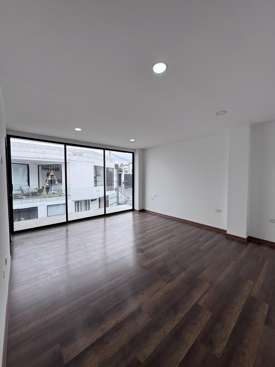 Casa por Estrenar en Cumbayá — imagen 9