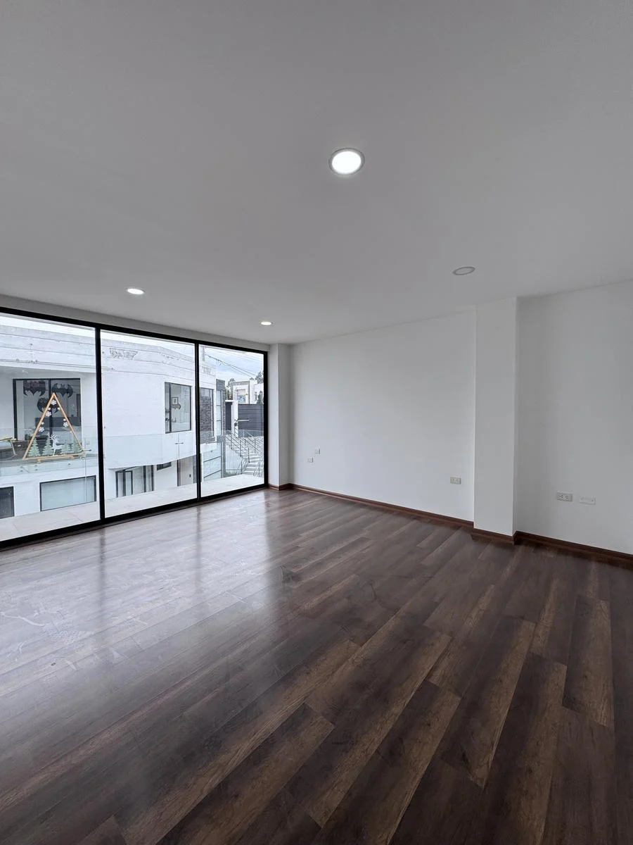 Casa por Estrenar en Cumbayá — imagen 6