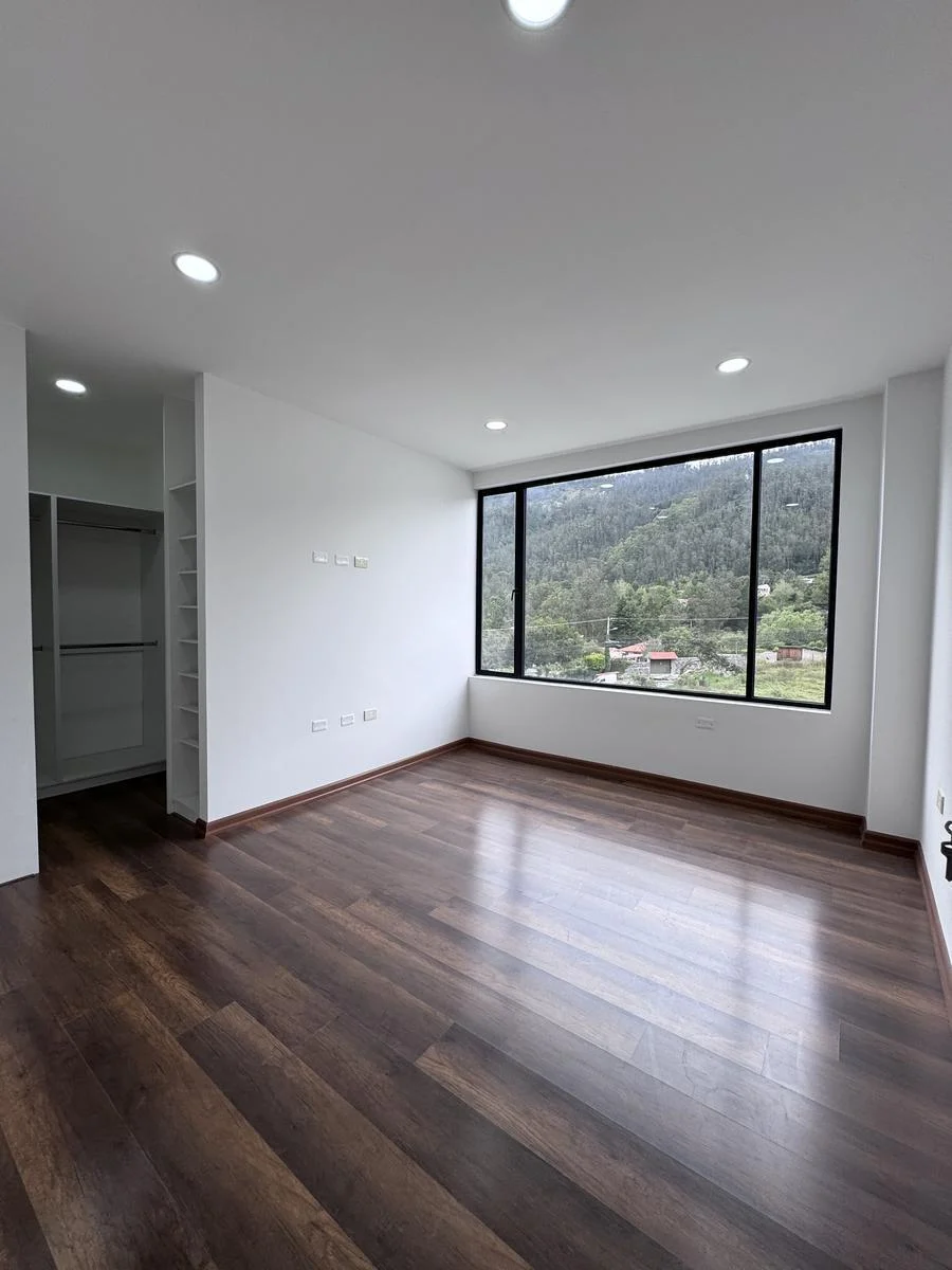 Casa por Estrenar en Cumbayá — imagen 4