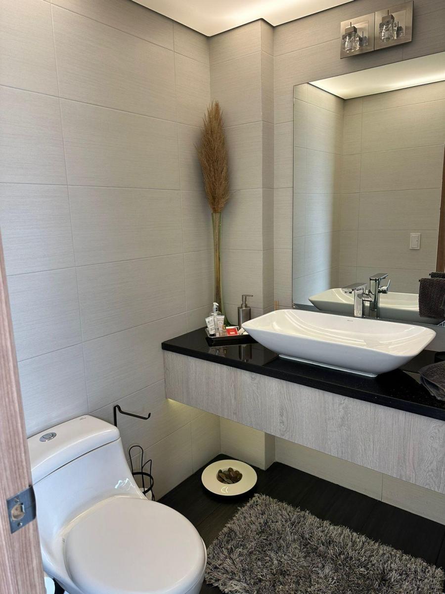 Moderno Departamento Céntrico con Terrazas - Cumbaya — imagen 8