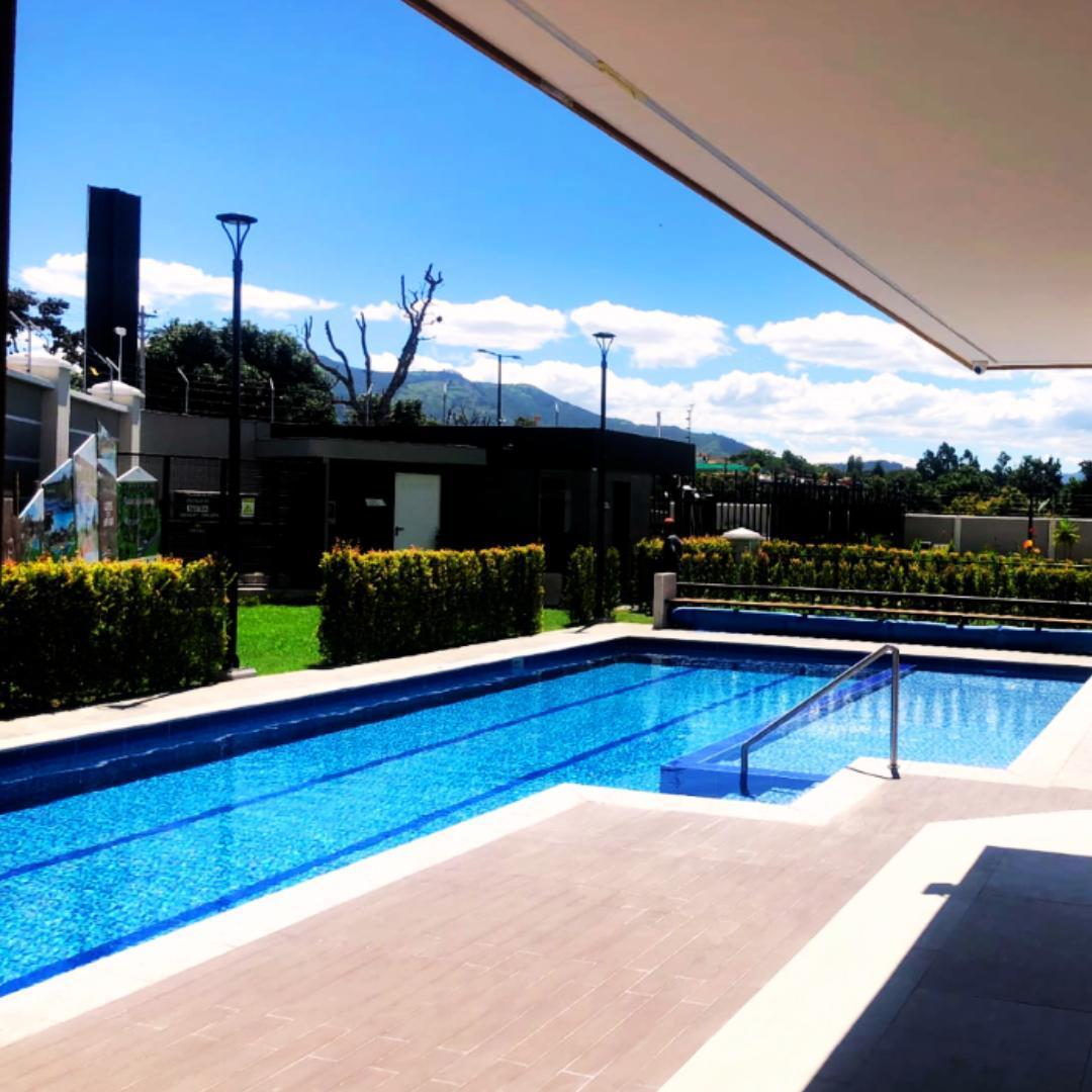 Casa en Venta 220 m², Cuatro Parqueaderos en Venta en Tumbaco — imagen 4