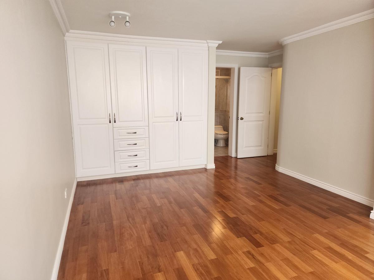 Vendo Amplio Departamento 250 m Sector Bossano — imagen 9