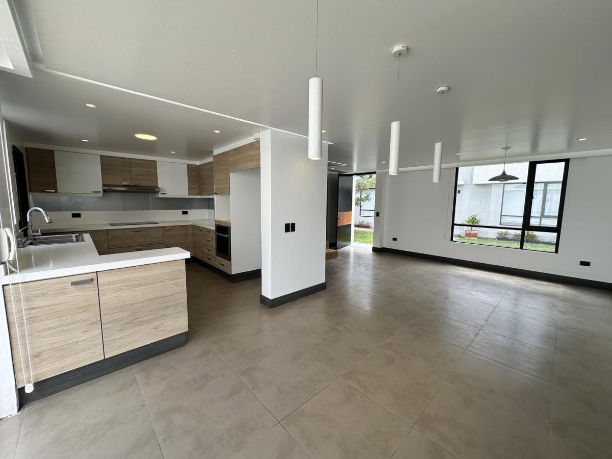 Casa en Venta 3hb Tumbaco Cerca Ruta Viva — imagen 7