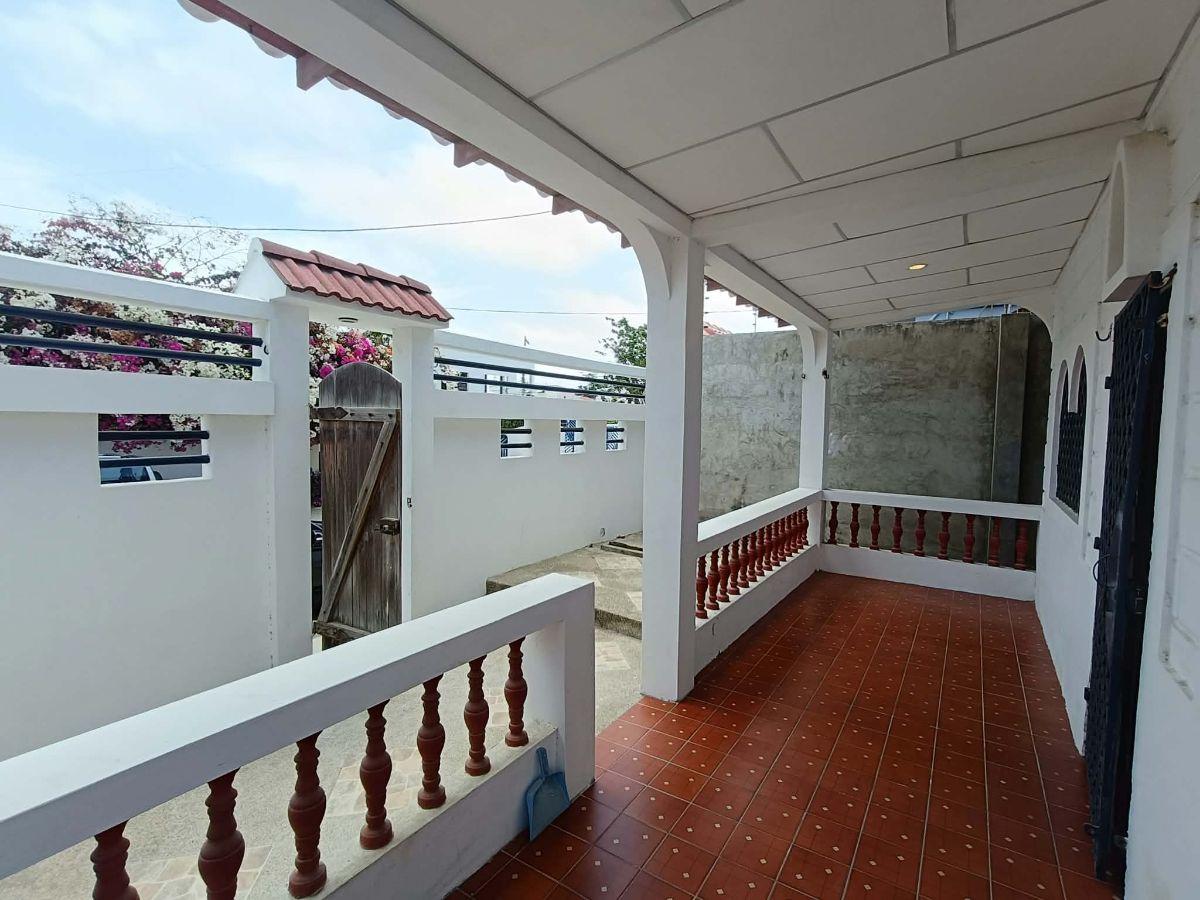 Vendo Acogedora Casa a 2 Calles de La Av Principal Salinas $55.000 — imagen 6