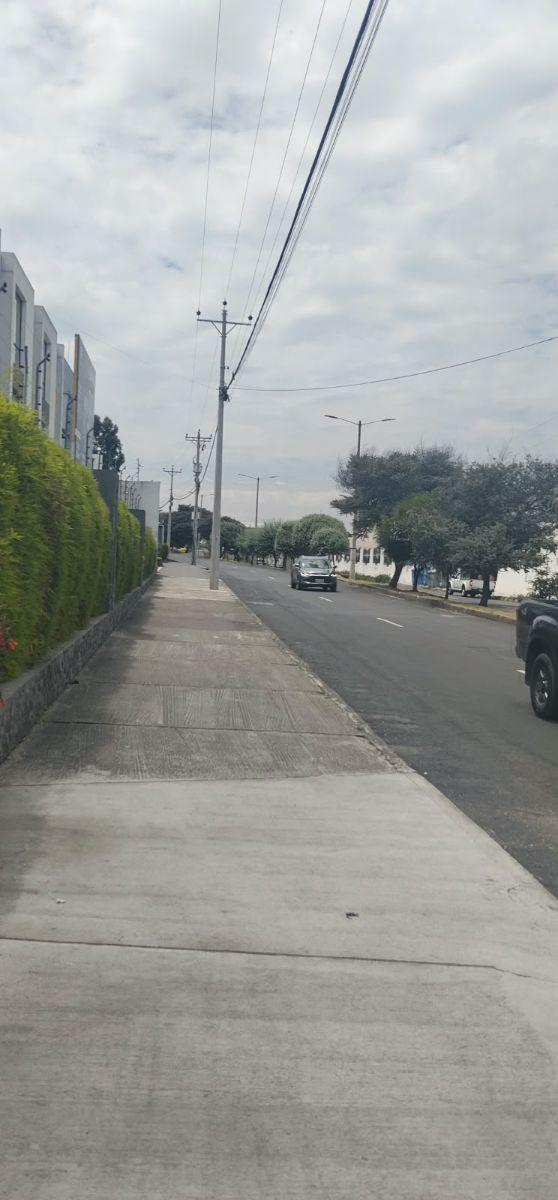 Santa Lucía, Norte de Quito, Vendo Casa Estrenar 153 m², Jardín20 m², 2 Garajes, Bodega, 3 Dormitorio — imagen 7