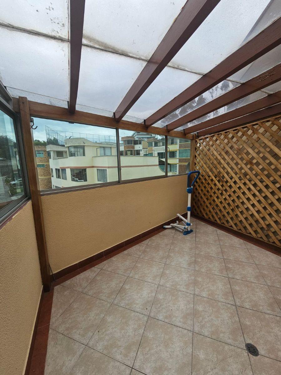 Venta Casa Norte de Quito Tres Dorm. y Estudio Dos Parqueaderos 200 m Terraza Pergola — imagen 6