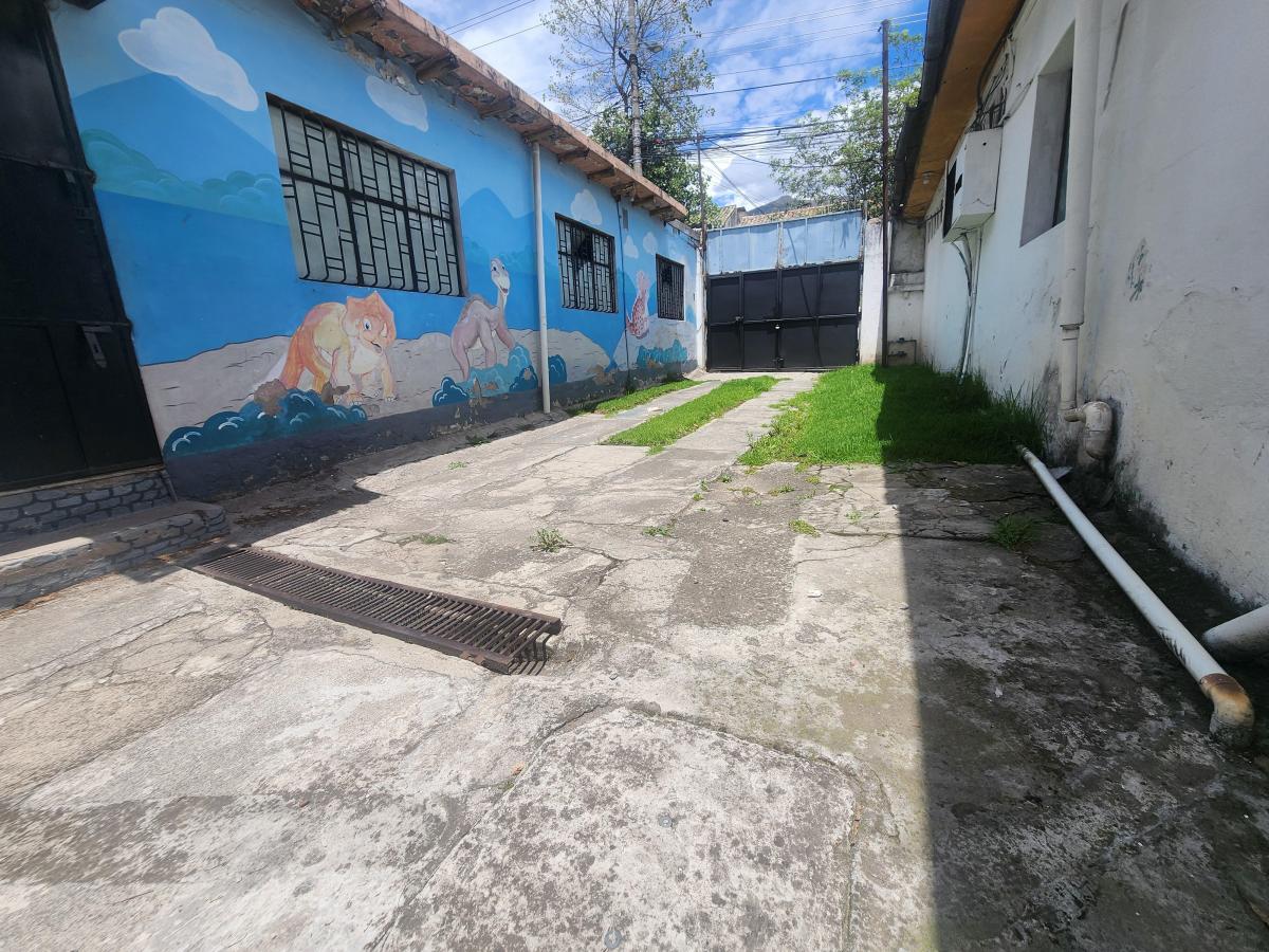 Oportunidad Venta Casa Centro Norte Remodelada con Dos Local y Departamento La Mariscal 667 m — imagen 7