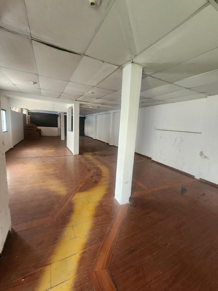 Oportunidad Venta Casa Centro Norte Remodelada con Dos Local y Departamento La Mariscal 667 m — imagen 4
