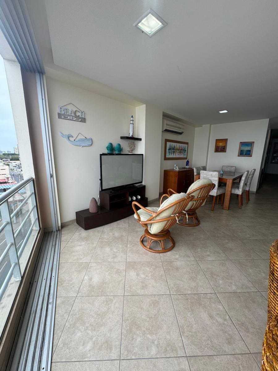 Departamento con Vista Al Mar en Venta en Malecón de San Lorenzo, Salinas — imagen 3