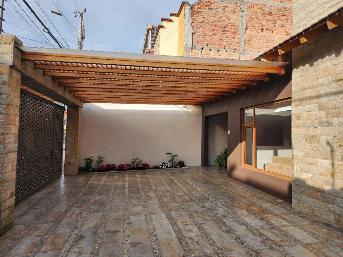 Sector Muñecas de Piedra Preciosa Casa en Venta, Azuay — imagen 9