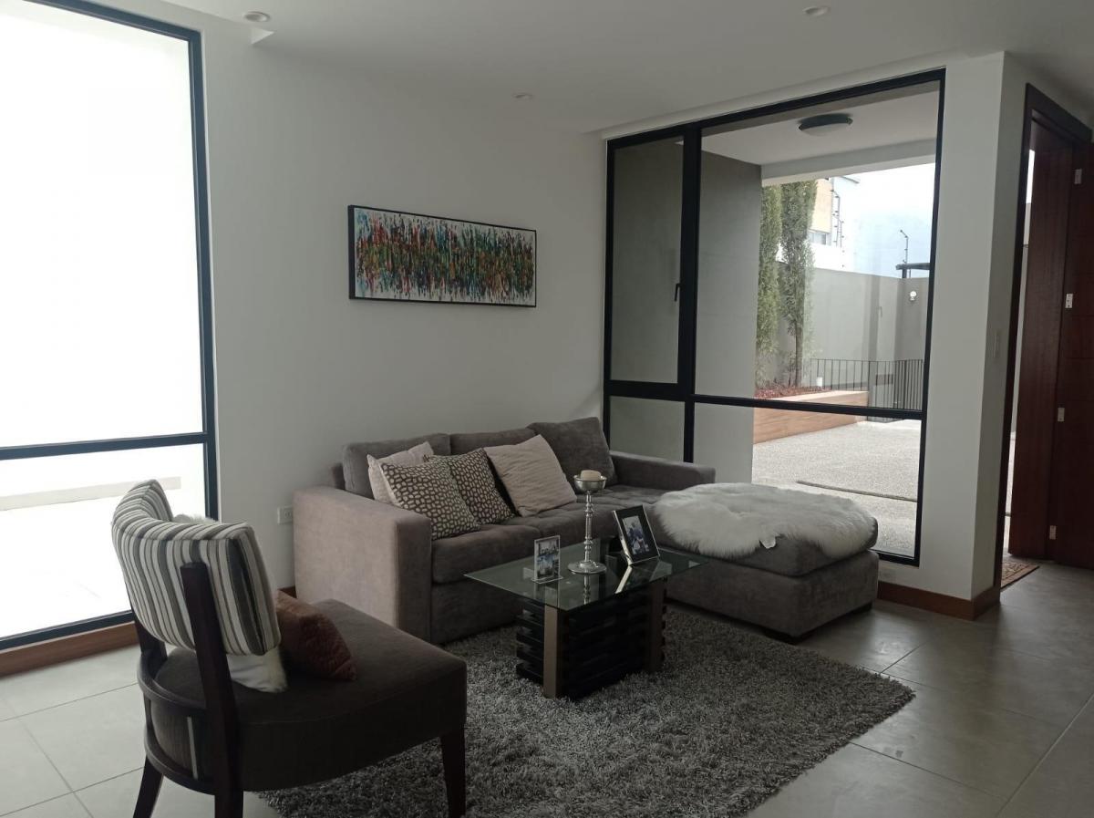 Casa 3 Niveles: 3 Hab + Cocina Americana + Jardín Privado — imagen 5