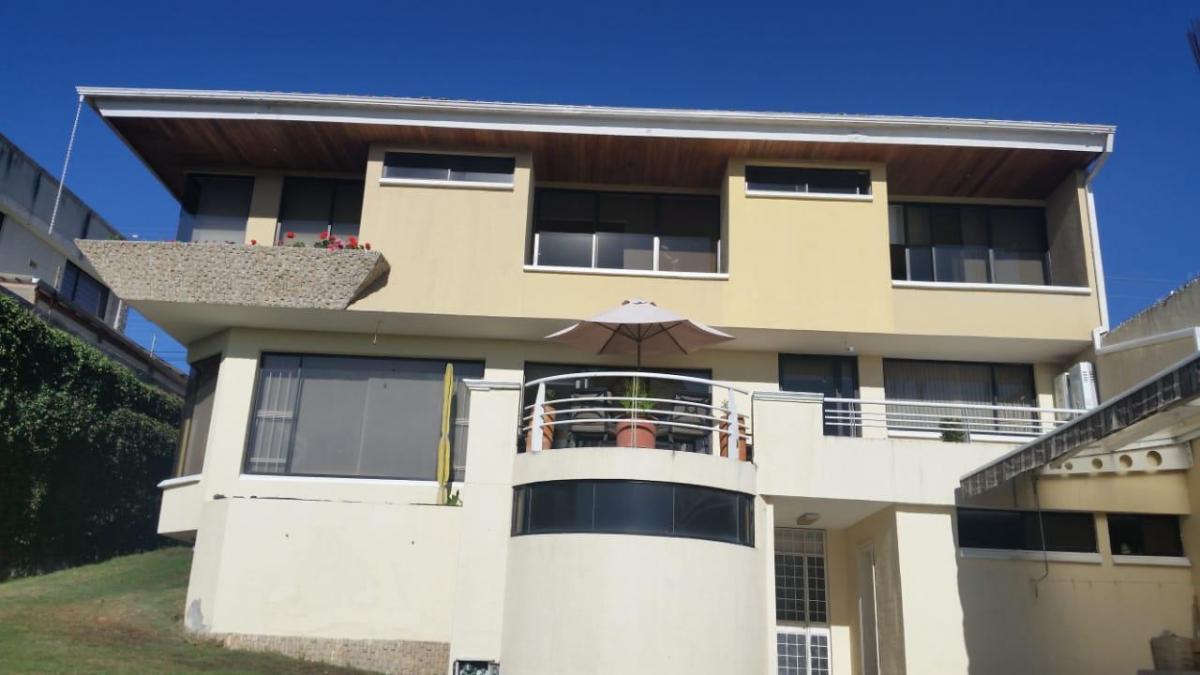 Hermosa Casa de Venta Independiente Urb. Mastodontes Norte de Quito — imagen 10