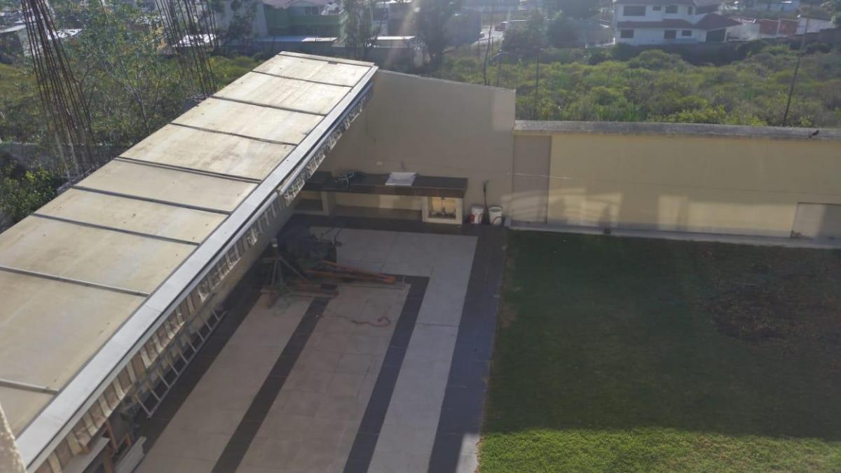 Hermosa Casa de Venta Independiente Urb. Mastodontes Norte de Quito — imagen 3