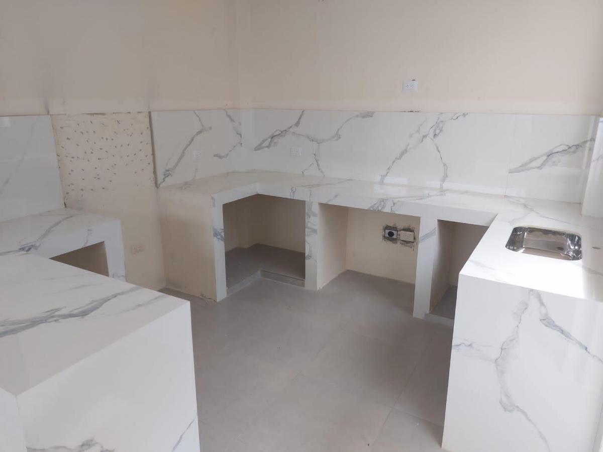 Casa de Venta en La Urb. San Antonio, Vía a Samborondón, 4 Dorm.. Guayas — imagen 5