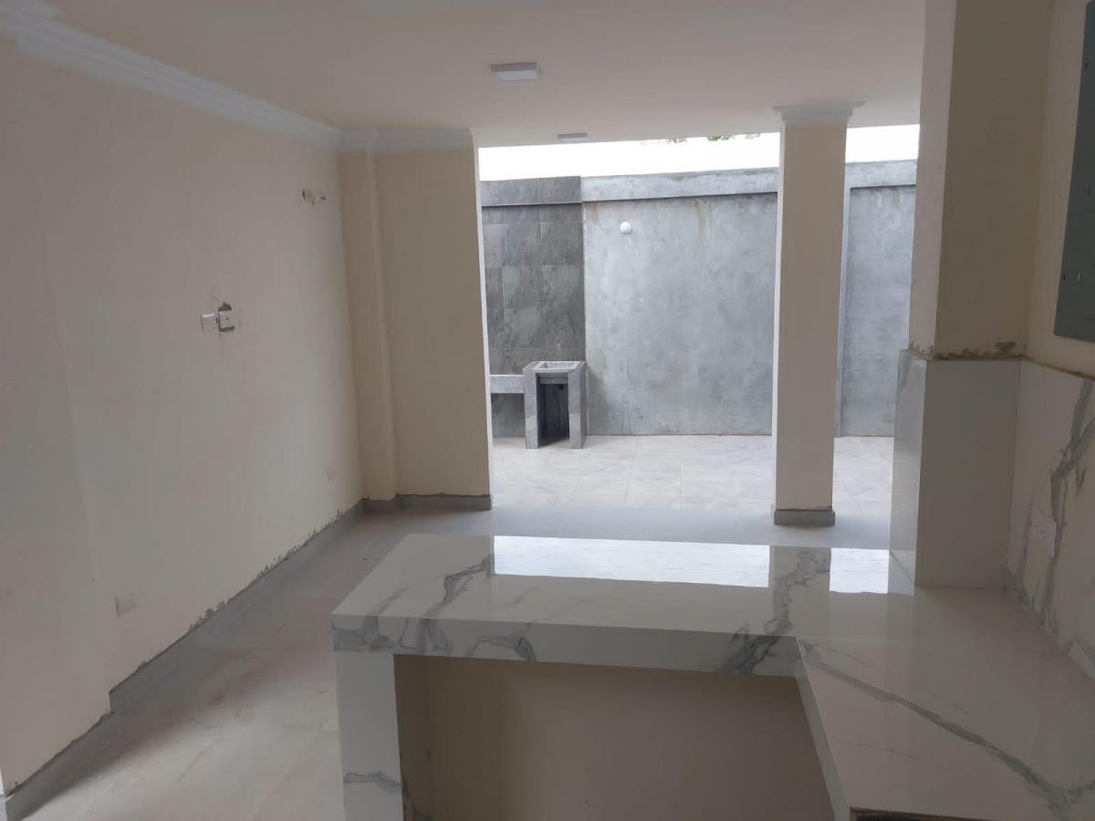 Casa de Venta en La Urb. San Antonio, Vía a Samborondón, 4 Dorm.. Guayas — imagen 3