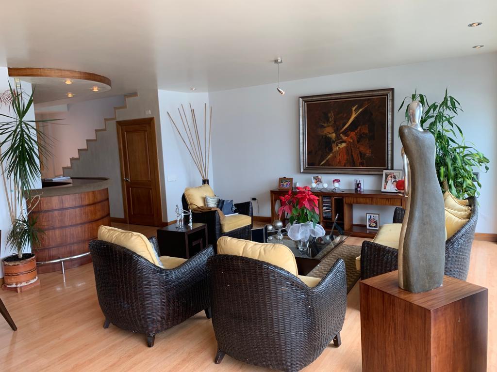 Venta Casa 310,73 m² Balcones Terraza Patio en Miravalle — imagen 7